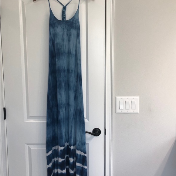Billabong Dresses & Skirts - BillaBong Tie-Dye Print Maxi Dress